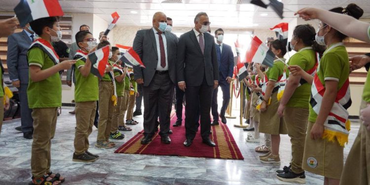 الكاظمي  من صلاح الدين .. (عقدنا العزم على إصلاح سوء الإدارة)