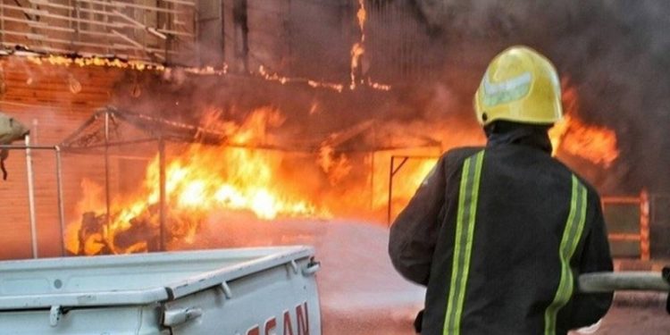 اندلاع حريق داخل مخزن في شركة البيبسي في منطقة الزعفرانية