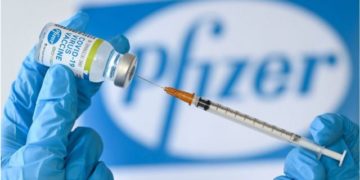 ’فايزر’ ترد على بحوث إسرائيلية ربطت بين اللقاح وحالات التهاب في عضلة القلب