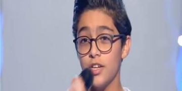 القبض على متسابق “ذا فويس كيدز” بعد طعن جاره بمفاتيح في رأسه