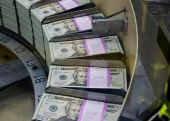 مستشار الكاظمي: العراق بدأ إيداع أموال 100 ألف برميل يومياً في صندوقه السيادي