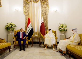 الكاظمي يلتقي أمير دولة قطر على هامش مؤتمر بغداد للتعاون والشراكة