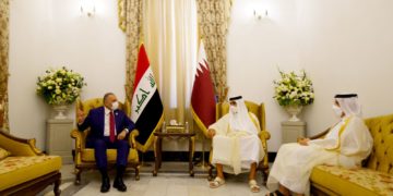 الكاظمي يلتقي أمير دولة قطر على هامش مؤتمر بغداد للتعاون والشراكة