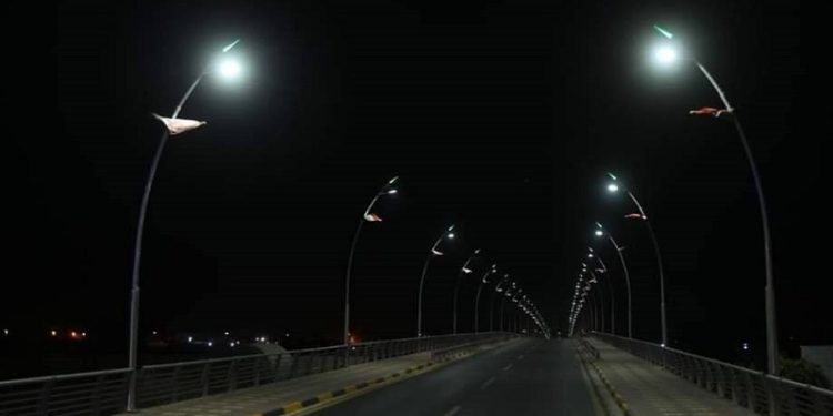 السفارة الأمريكية تنشر صورة جوية للموصل القديمة بعد تنصيب 3000 إنارة شارع