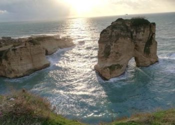 لبنان تستقبل 5 طائرات من العراق يومياً