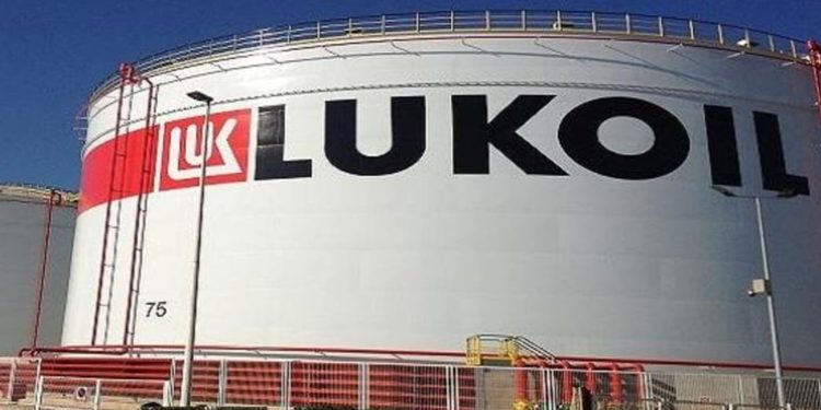 لوك أويل تخطط لزيادة إنتاجها في حقل نفطي بالعراق لـ480 ألف برميل