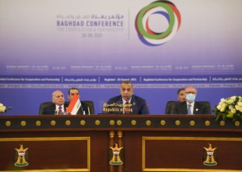 الكاظمي يودع ضيوف العراق .. مع أشقائنا وشركائنا نؤسس لمستقبل يليق بشعوبنا