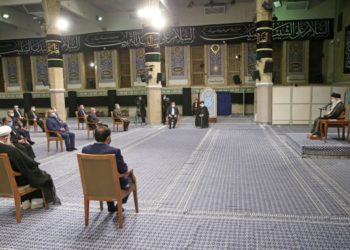 خامنئي .. بايدن لا يختلف عن ترمب في الملف النووي