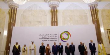 رئيس الوزراء العراقي مصطفى الكاظمي ينهي الجلسة المنقولة اعلاميا ويطلب بجلسة مغلقة