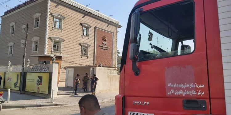 حريق داخل مصرف في الكرادة (صور)