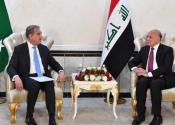 وزير الخارجية يلتقي نظيره الباكستاني في إسلام أباد