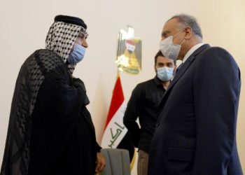 الكاظمي يستقبل عائلات ذوي ضحايا مستشفى الحسين (صور)