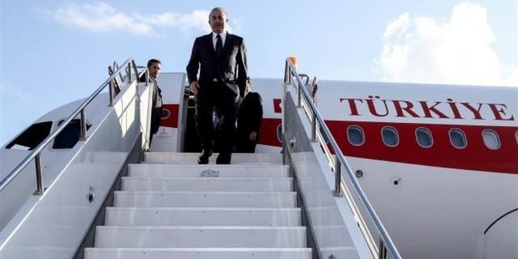 وصول الوفد التركي الى مطار بغداد الدولي