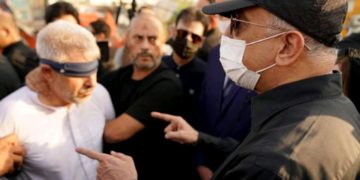 الكاظمي يواجه قاتل مدير بلدية كربلاء في موقع الحدث