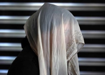 يواجهن خيارين ،، احدهما الدعارة.. لا (فلنختر الموت)