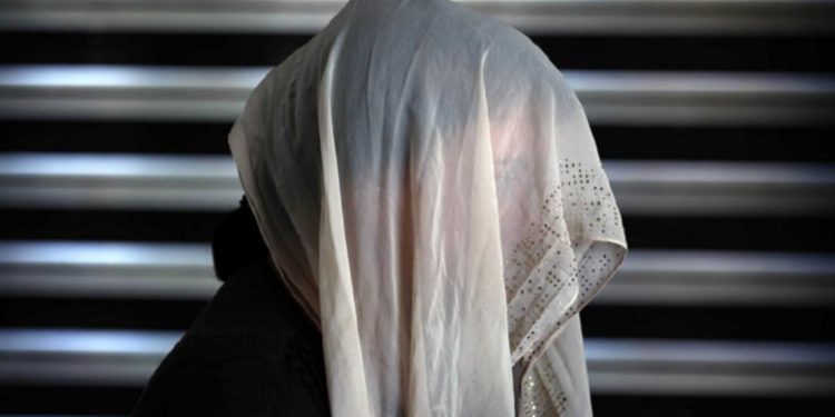 يواجهن خيارين ،، احدهما الدعارة.. لا (فلنختر الموت)