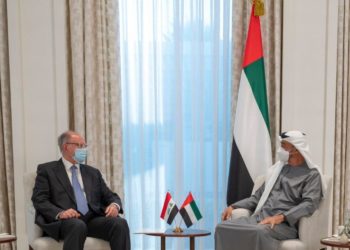 الكاظمي يدعو محمد بن زايد الى لحضور قمة بغداد