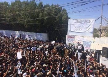 حشود تستبق خطاب مقتدى الصدر إلى الحنانة