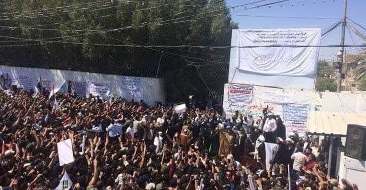 حشود تستبق خطاب مقتدى الصدر إلى الحنانة