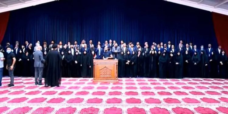 مقتدى الصدر يعلن التراجع عن قرار مقاطعة انتخابات