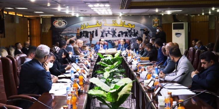 محافظة بغداد والهيئة العليا للتنسيق بين المحافظات تبحثان حسم الجدل حول إعادة (دوائر فك الارتباط الى الوزارات الاتحادية)
