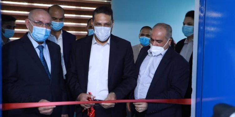 وزير الصحة يفتتح مختبرا لتحديد السلالات لفيروس كورونا لأول مرة في العراق