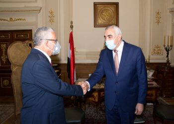 السفير العراقي في القاهرة يدعو الى الاستفادة من (الخبرات المصرية) في مشروعات اعمار العراق