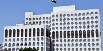 الخارجية تباشر باصدار جوازات مرور للمواطنين العالقين في بيلاروسيا