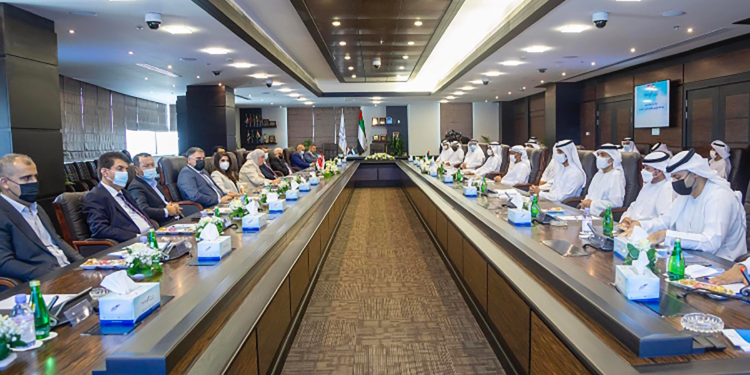 غرفة تجارة “الفجيرة” تبحث مع وفد عراقي العلاقات الاقتصادية والتجارية