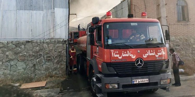 حريق في ميناء ايراني يلتهم 5 سفن تجارية