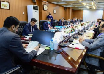 الأمين العام لمجلس الوزراء يدعو إلى الاستعانة بالمكاتب الاستشارية لتحديد النشاطات الصناعية المهمة في المحافظات