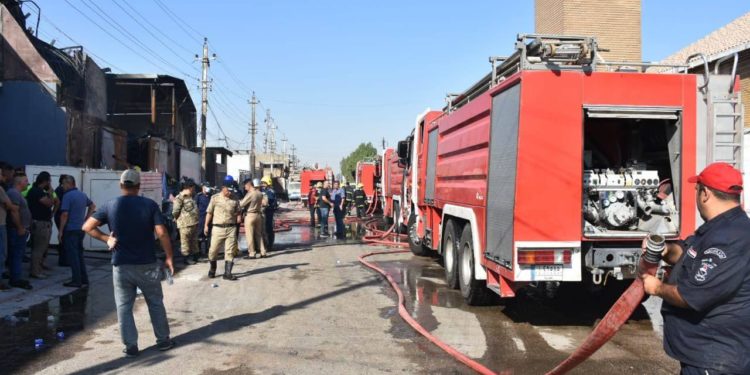 الدفاع المدني تطلب فتح تحقيق لحادث حريق الكرادة + صور