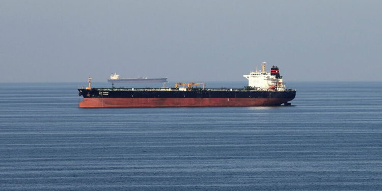 السفينة البريطانية المختطفة ترسو على سواحل الإمارات