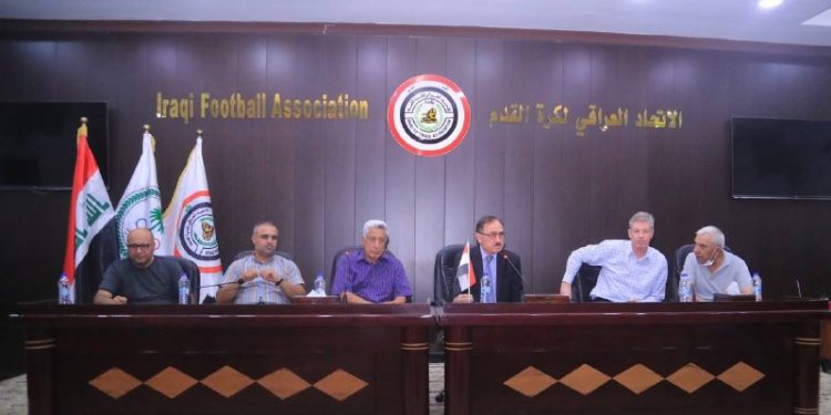 بحضور المدير الفني جون ويتل .. التطبيعية تجتمع بمدربي مراكز الموهبة في بغداد