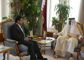 الأعرجي يصل إلى قطر لدعوة أميرها لحضور قمة بغداد