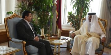 الأعرجي يصل إلى قطر لدعوة أميرها لحضور قمة بغداد