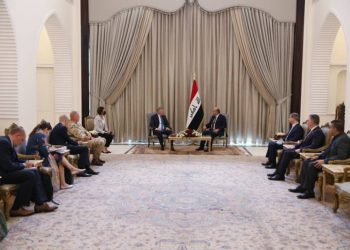 صالح لوزير الدفاع الأستوني ..التكاتف الدولي ضروري لمواجهة التحديات العالمية