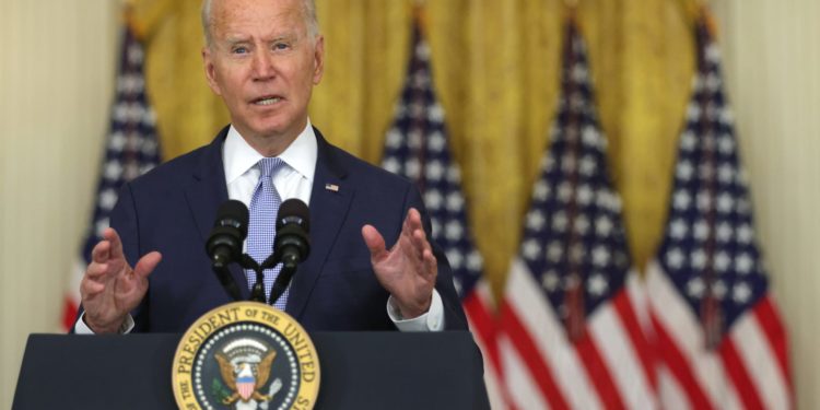 بايدن يلوّح بإعادة نشر قوات في أفغانستان: التهديد لا يقتصر على هذا البلد