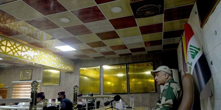 الكاظمي يحذر من استغلال دوائر الدولة ومشاريعها لصالح مرشحي الانتخابات