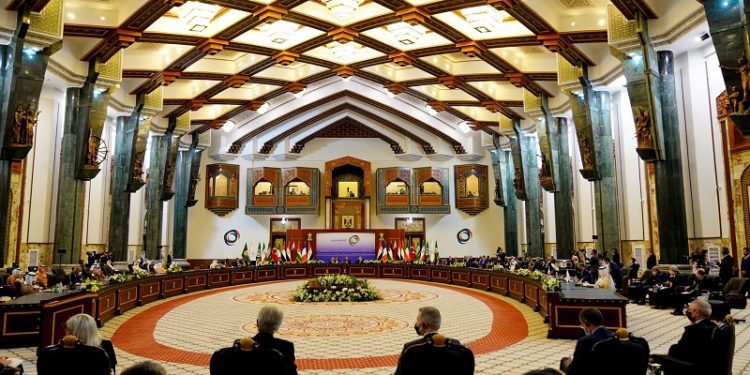 السيسي للشعب العراقي .. “أنتم شعب عظيم اختاروا من يقودكم للأمام”