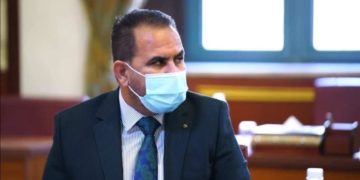 حجز ضابط برتبة مقدم بعد اعتدائه على موظفي البلدية في الحلة