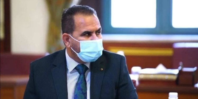 حجز ضابط برتبة مقدم بعد اعتدائه على موظفي البلدية في الحلة