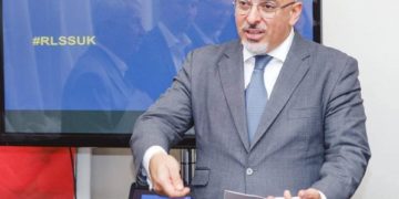 تعيين وزيرا للتعليم من أصل عراقي في بريطانيا