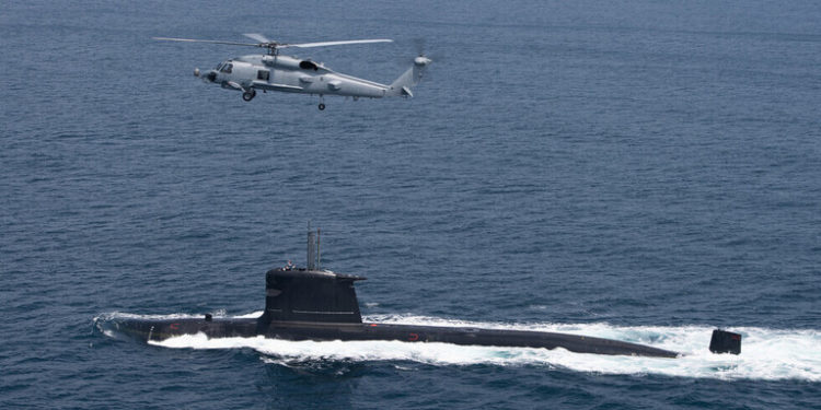 بيونغ يانغ تحذر من (سباق تسلح نووي) وتنتقد قرار واشنطن تزويد أستراليا بغواصات