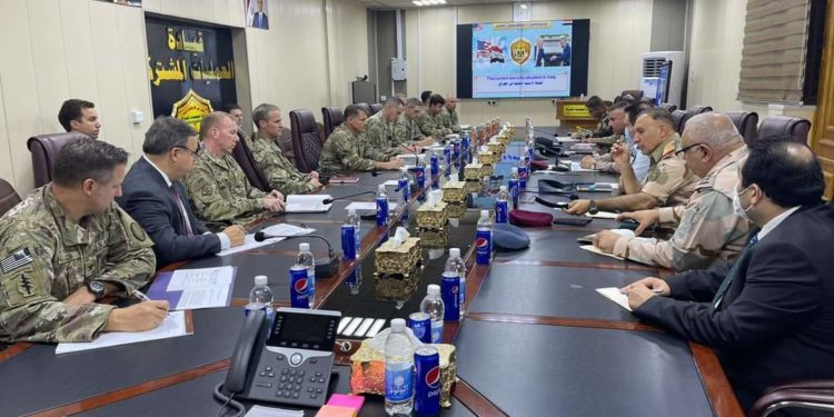اللجنة الفنية العسكرية العراقية تعقد اجتماعا مع نظيرتها الأمريكية في بغداد + صور