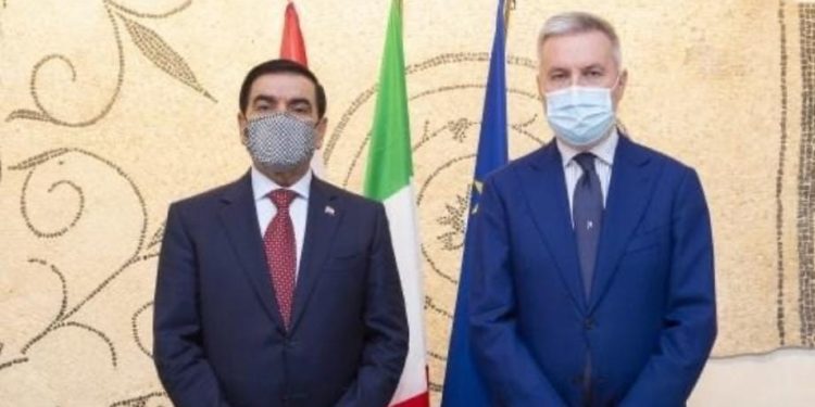 وزير الدفاع يصل الى ايطاليا