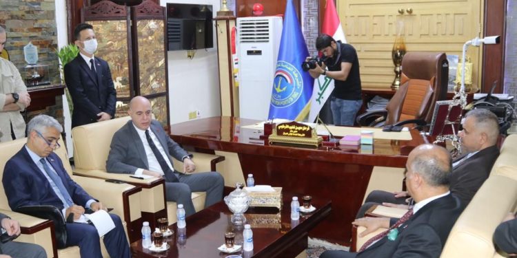 مدير عام الموانئ يبحث مع السفير التركي تطوير الحركة التجارية والتنسيق المشترك