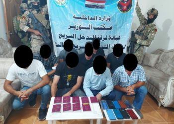 القبض على (٩) اجانب وعراقي بتهمة الدخول (بطريقة غير قانونية)