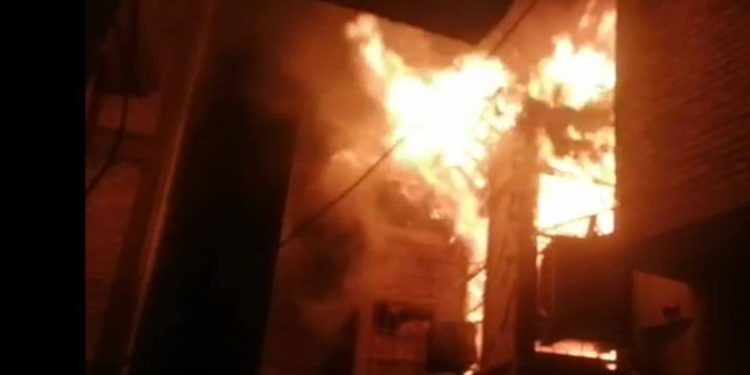 صور من الحريق في منطقة الشورجة