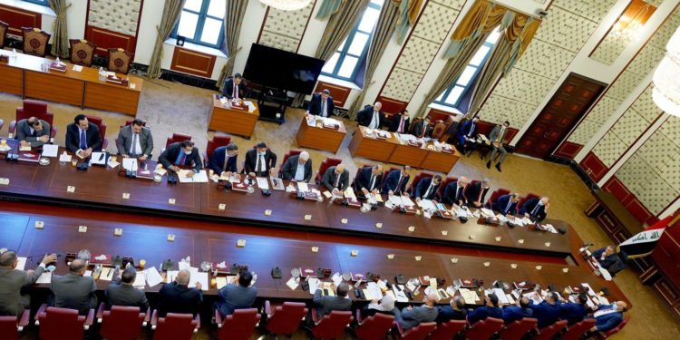 الكاظمي يدعو المرشحين والجهات السياسية إلى الالتزام الكامل بـ “التنافس الصحي”